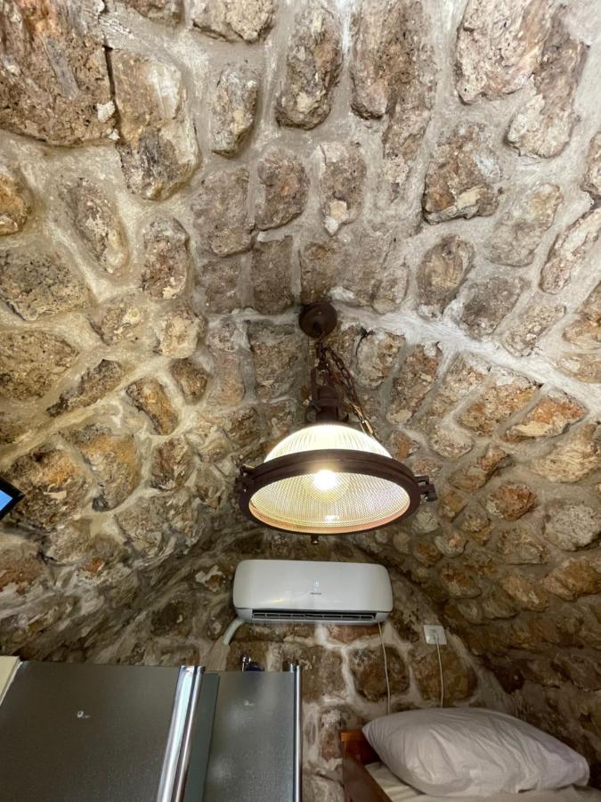 Hebi House Aparthotel Akko Bagian luar foto